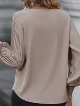 Load image into Gallery viewer, Brenda Top
