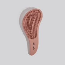 Load image into Gallery viewer, Kitsch Detangling Brush
