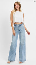 Load image into Gallery viewer, Tami Jeans
