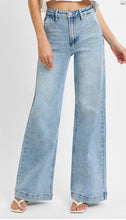 Load image into Gallery viewer, Tami Jeans
