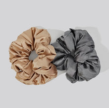 Load image into Gallery viewer, Satin Sleep Pillow Scrunchies
