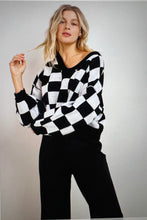 Load image into Gallery viewer, Checkered Sweater
