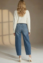 Load image into Gallery viewer, Balloon Jeans
